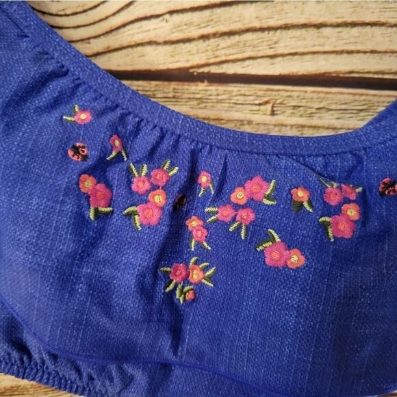 "Vera Bradley " Woman's bikini top  Size: Small  blue/Embroidered floral NWT - Picture 3 of 8